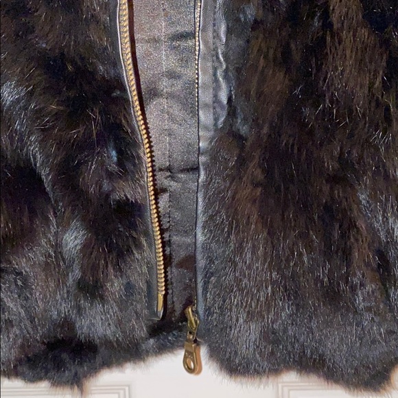 black SAKS FIFTH AVENUE | Fur vest - Picture 5 of 12